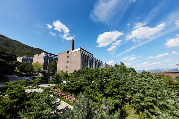 법학 및 행정학, 공공건설정책학의 심오한 이론과 실제를 연구